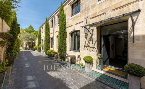 Maison à Hôtel de Ville-Quinconce-Saint Seurin-Fondaudège, Bordeaux, France 1