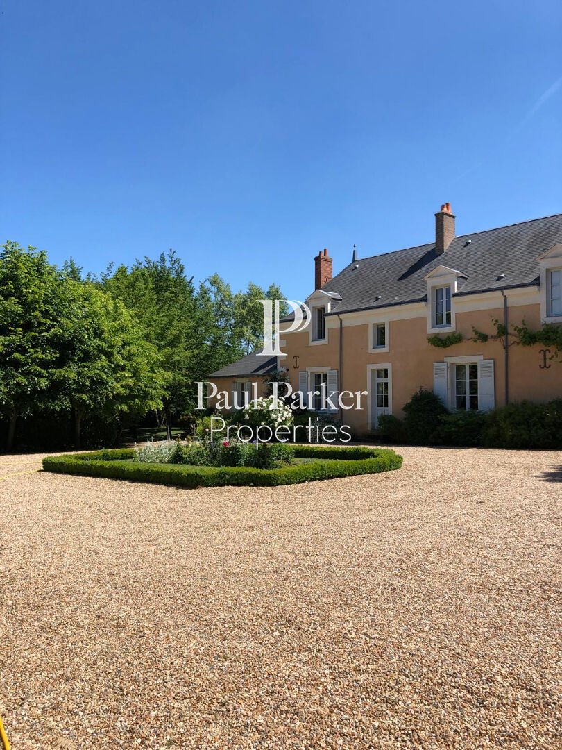 Villa in La Chartre-sur-le-Loir, Pays de la Loire, France 4 - 18114970