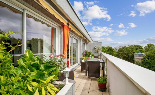 Apartment in Saint-Cloud, Ile-de-France, France 1