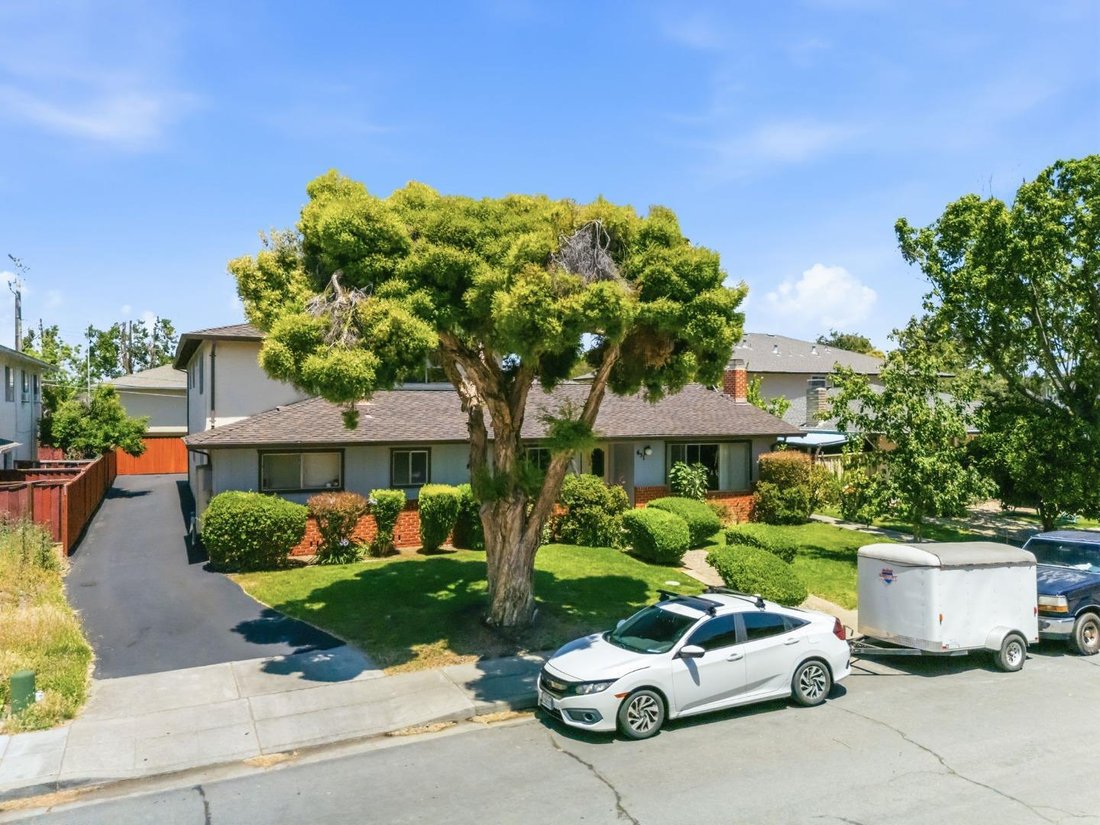 Sunnyvale, California, United States 1 - 18132421