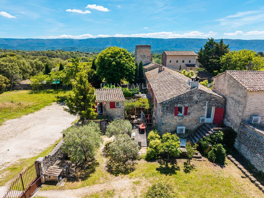 House in Gordes, Provence-Alpes-Côte d'Azur, France 2 - 18133434