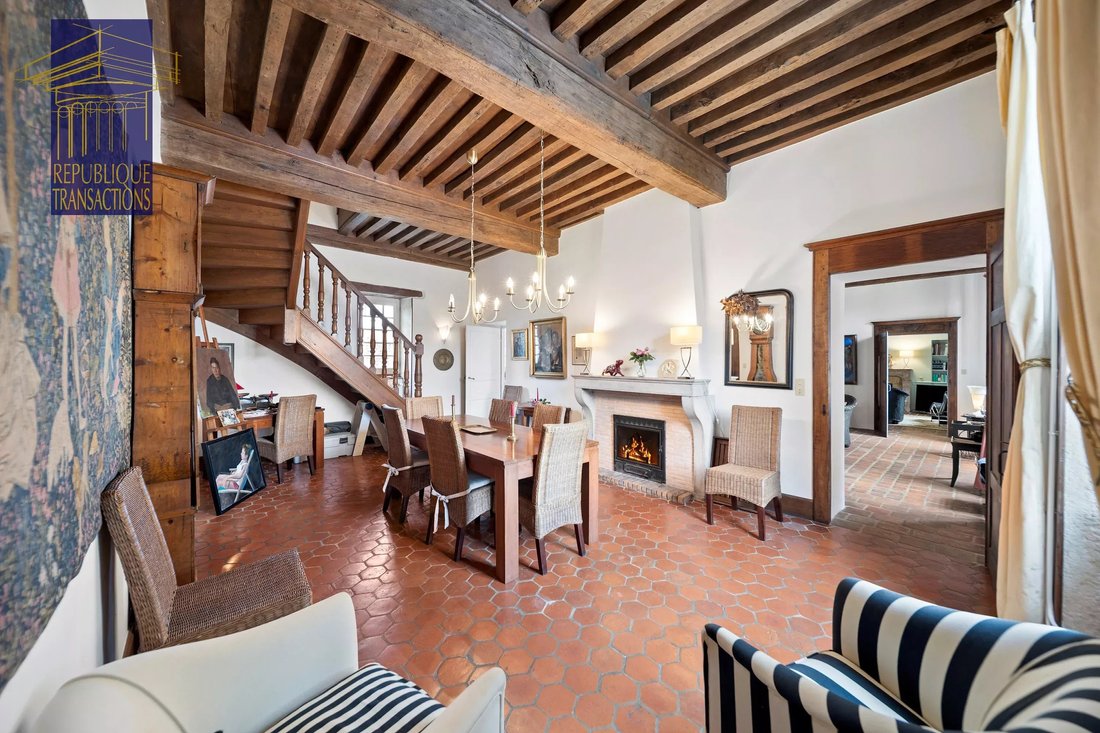 Estate in Centre Ville, Beaune, France 3 - 18129478