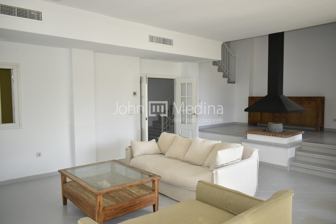 Townhouse in Sotogrande, San Roque, Andalusia 3 - 18127652