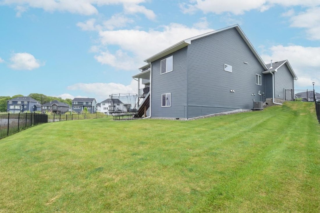 House in Blaine, Minnesota, United States 5 - 18133092