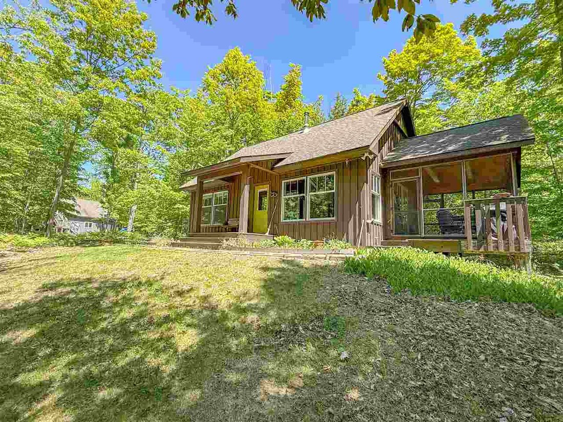 House in Cheboygan, Michigan, United States 3 - 18128642