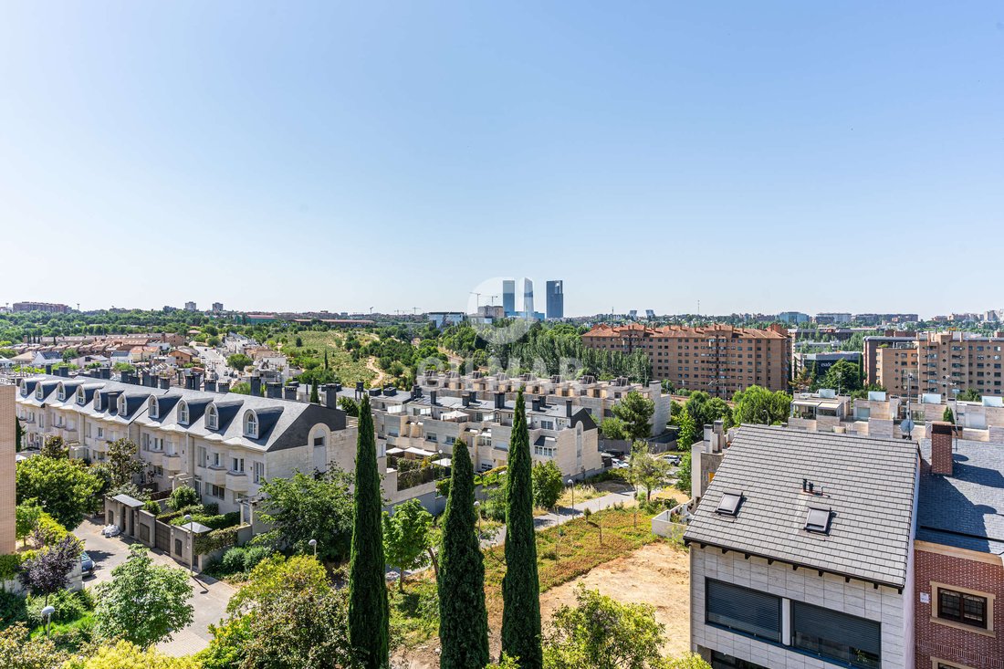 Penthouse in Fuencarral-El Pardo, Madrid, Spain 1 - 18127367