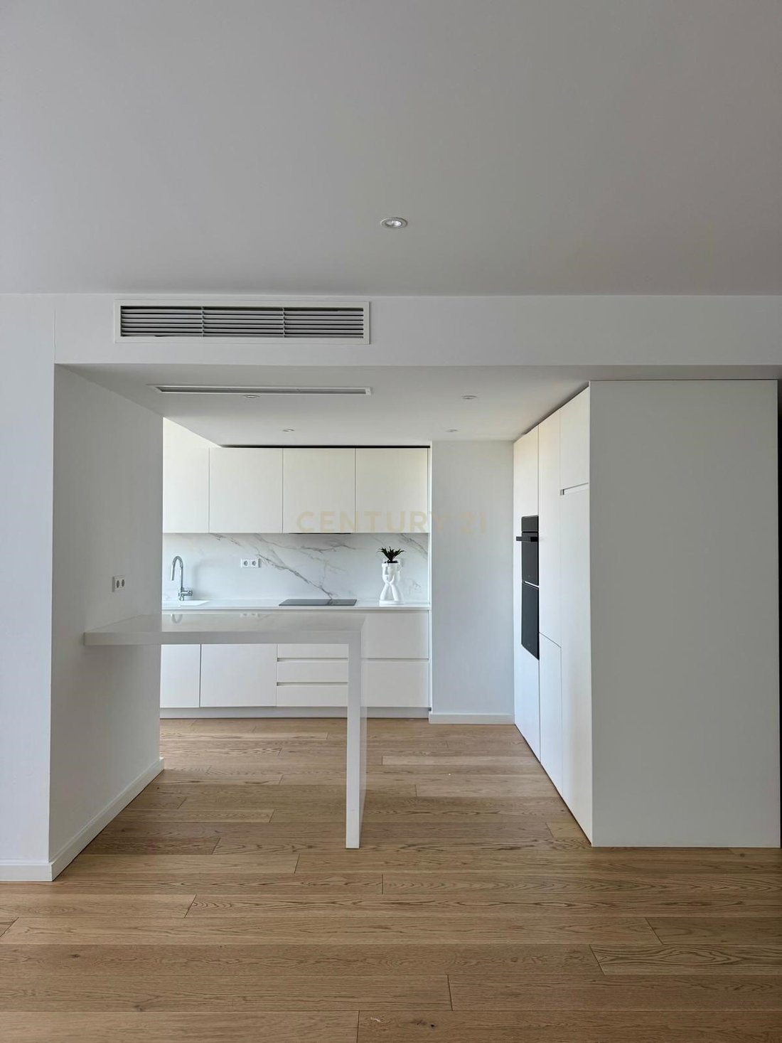 Apartment in Mafamude e Vilar do Paraiso, Porto District, Portugal 1 - 18129927