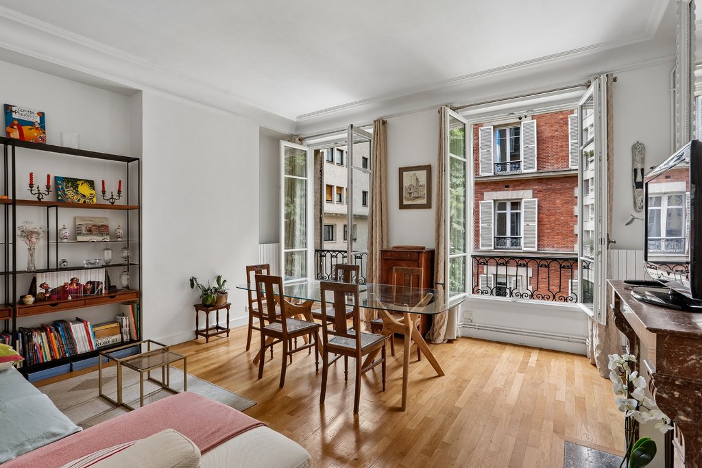 Apartment in Gros Caillou, Paris 7e Arrondissement, Paris 2 - 18130107