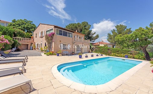 Villa en Fréjus, Provenza-Alpes-Costa Azul, Francia 1