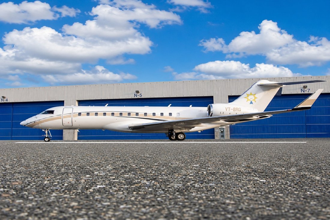 Heavy Jet in Kochi, India 1 - 18129993