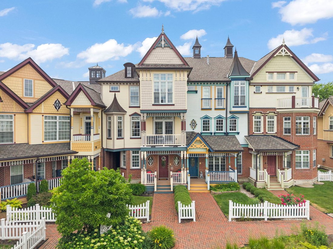 Condo in Naperville, Illinois, United States 1 - 18132688