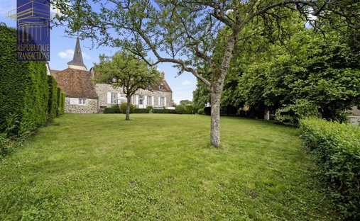 Estate in Centre Ville, Beaune, France 1
