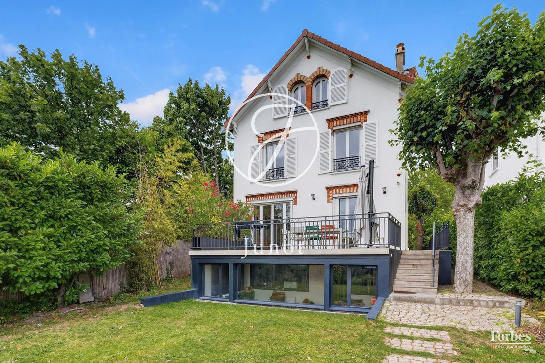 House in Saint-Cloud, Ile-de-France, France 1 - 18130054