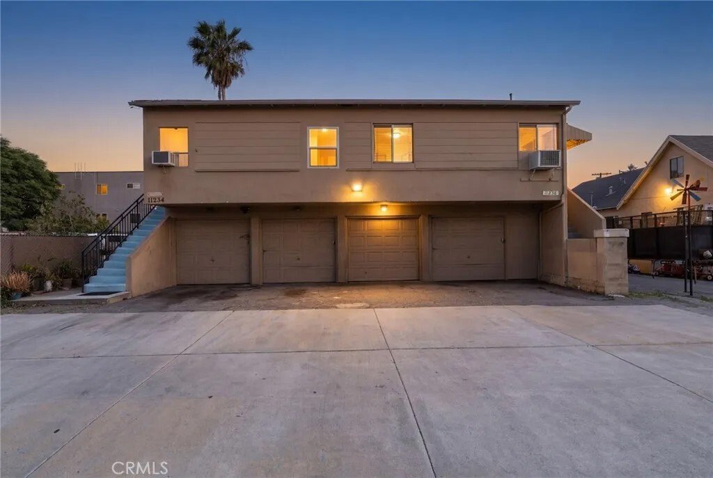 Los Angeles, California, United States 1 - 18127869