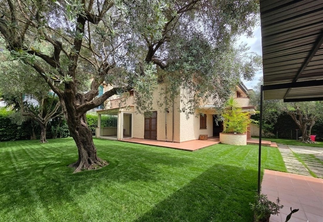 Villa à Centre, Massa, Italie 4 - 16631325
