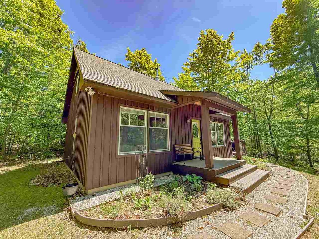 House in Cheboygan, Michigan, United States 4 - 18128642