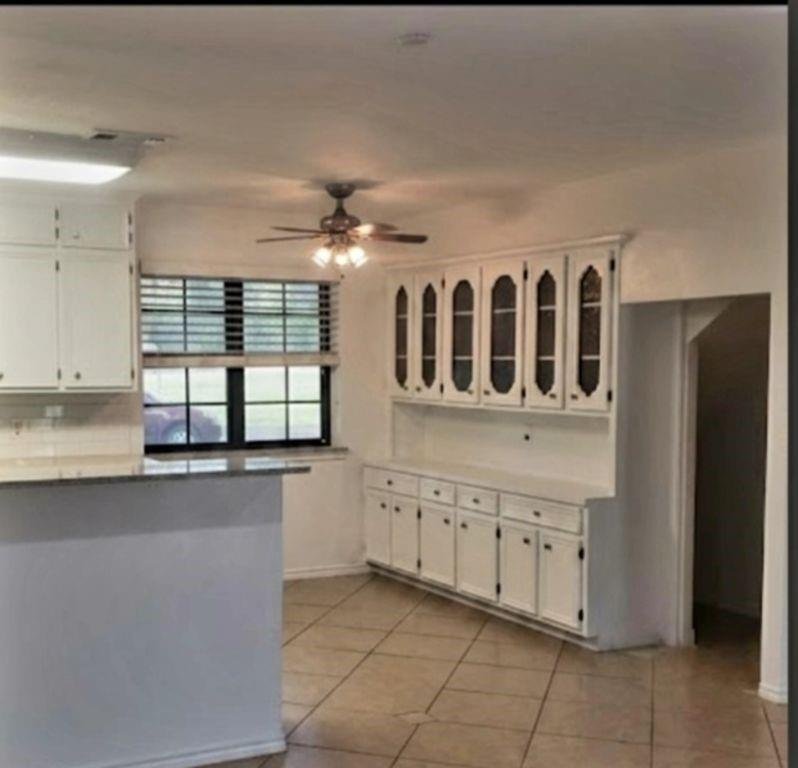 House in Burleson, Texas, United States 5 - 18127863