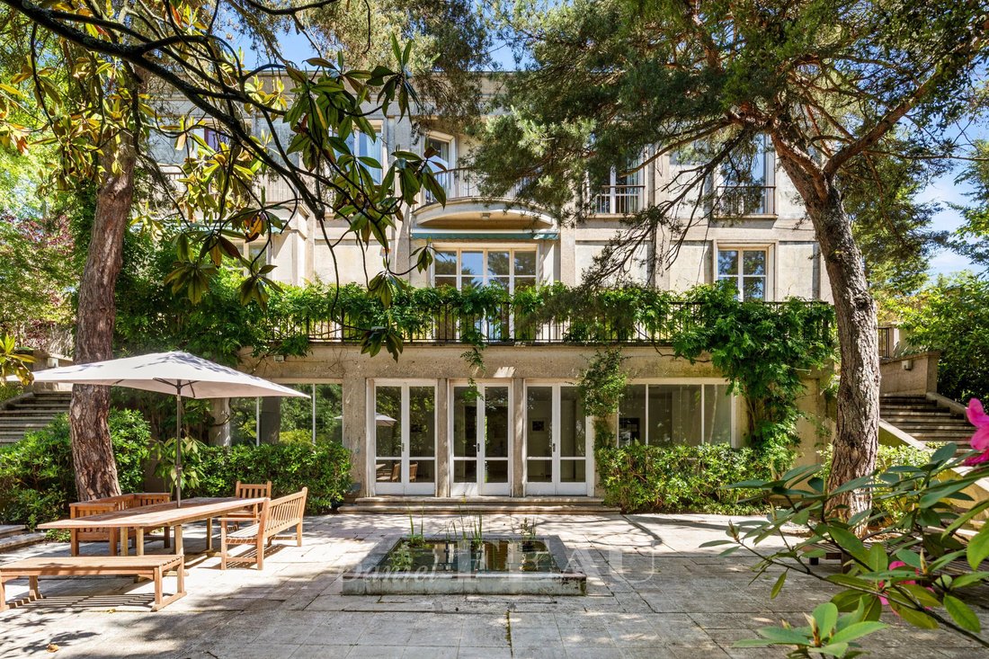 Estate in Buzenval, Garches, France 1 - 18130302
