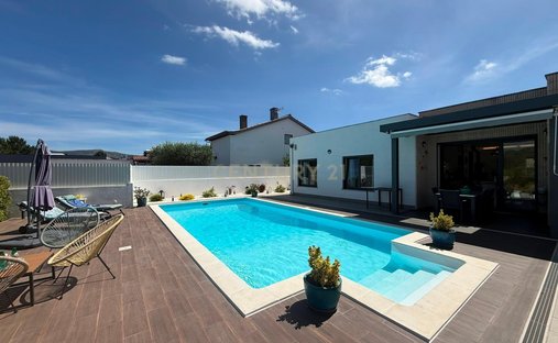 Villa in Azeitao (Sao Lourenco e Sao Simao), Setubal, Portugal 1