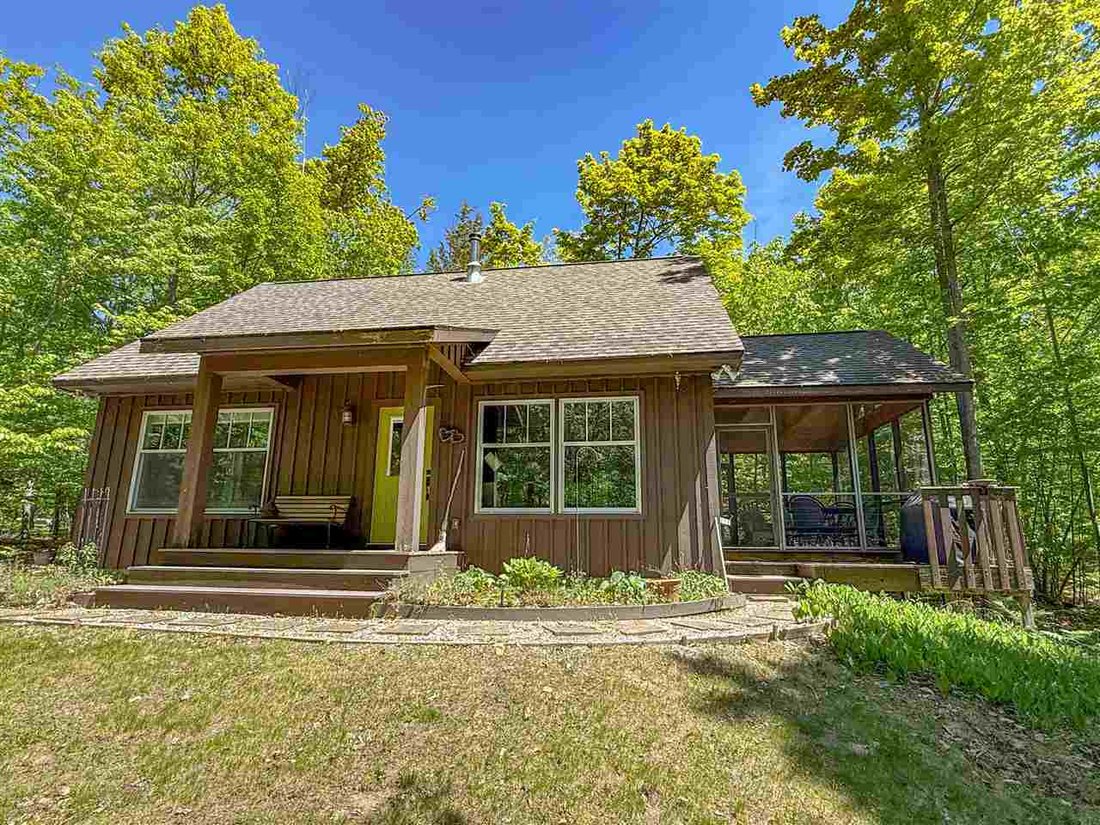 House in Cheboygan, Michigan, United States 2 - 18128642