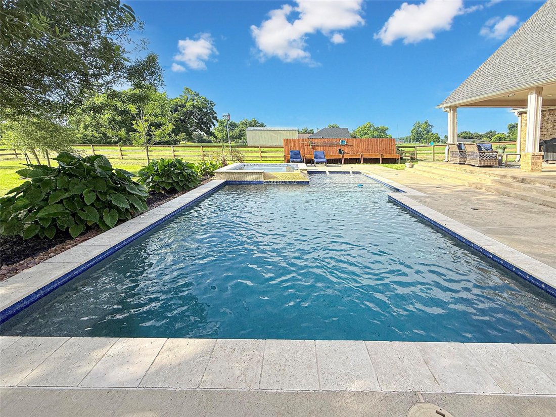 House in Angleton, Texas, United States 4 - 18128232