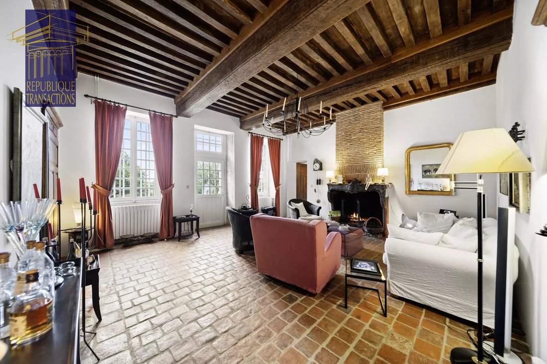 Estate in Centre Ville, Beaune, France 4 - 18129478
