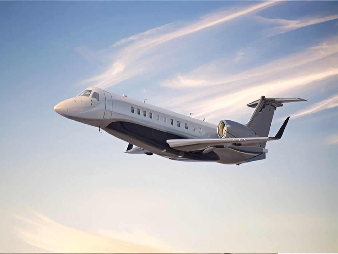 Heavy Jet in Kochi, India 1 - 18133769