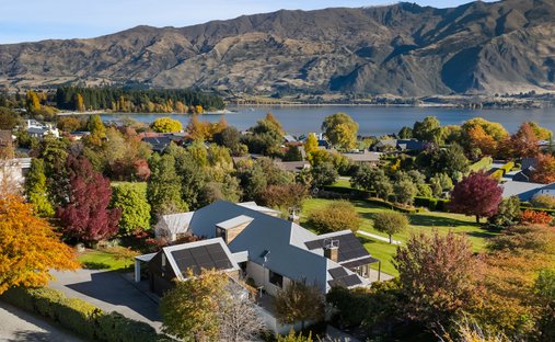 House in Wanaka, Otago, New Zealand 1
