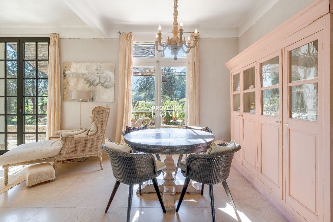 Estate in Oppède, Provence-Alpes-Côte d'Azur, France 5 - 18130665