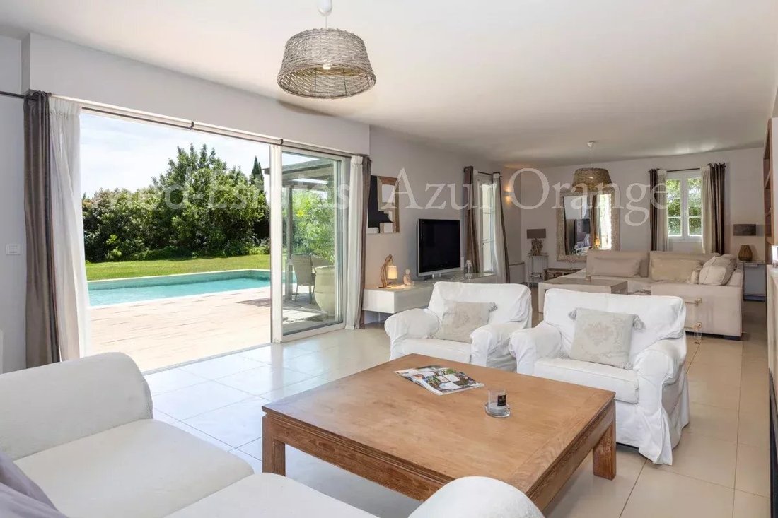 Villa in Grimaud, Provence-Alpes-Côte d'Azur, France 3 - 18129604