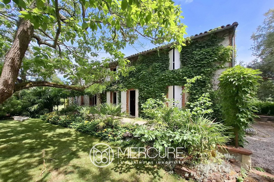 Estate in Carbonne, Occitania, France 2 - 18130341