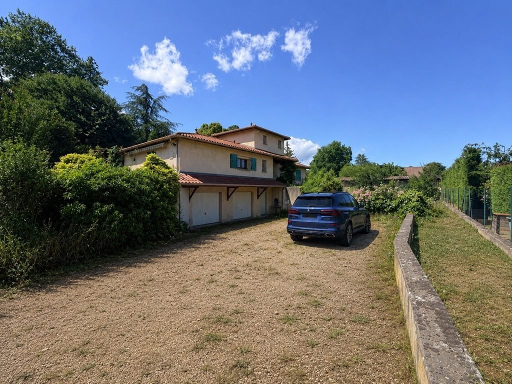 Villa in Collonges-au-Mont-d'Or, Auvergne-Rhône-Alpes, France 2 - 17439852