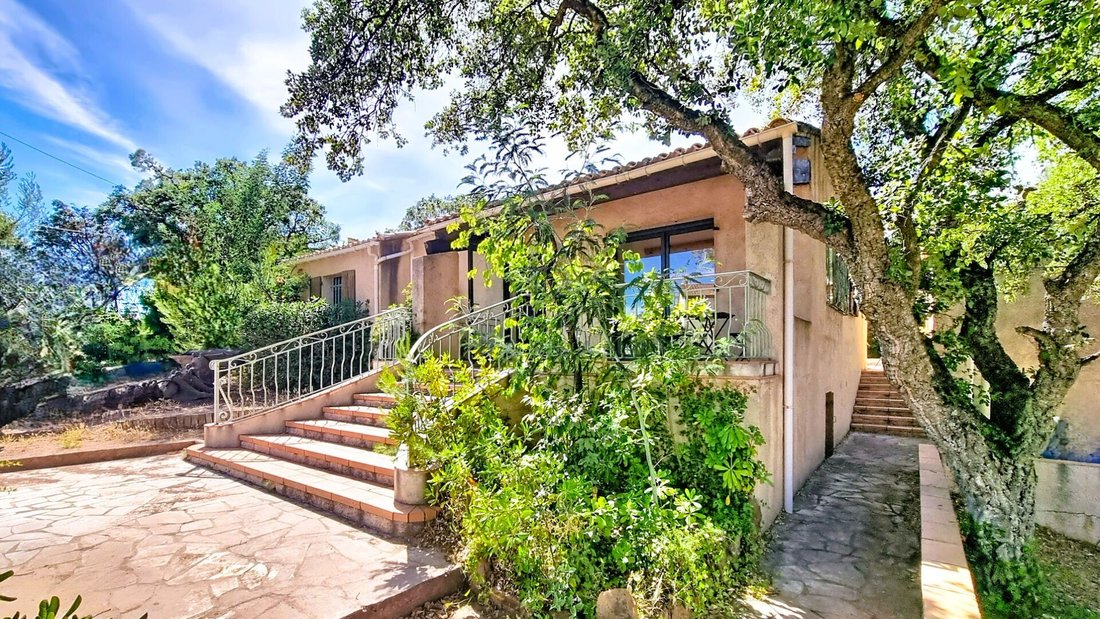 Villa in Exterieurs, Frejus, France 2 - 18132388