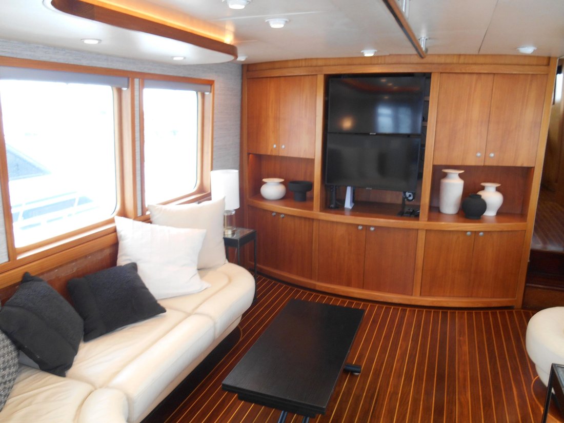 Yacht in United States 2 - 17885394