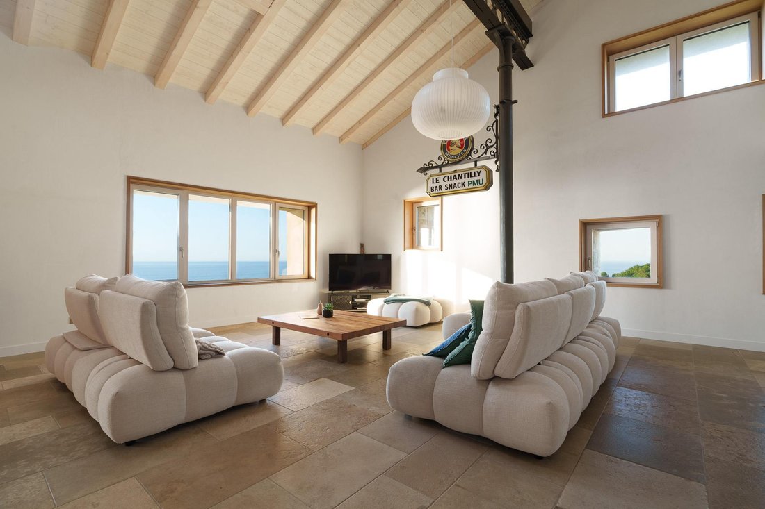 Villa in Mendebaldea, Donostia-San Sebastian, Spain 4 - 16988061