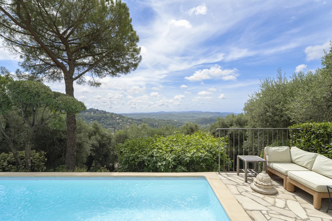 Villa in Grasse, Provence-Alpes-Côte d'Azur, France 2 - 18130047