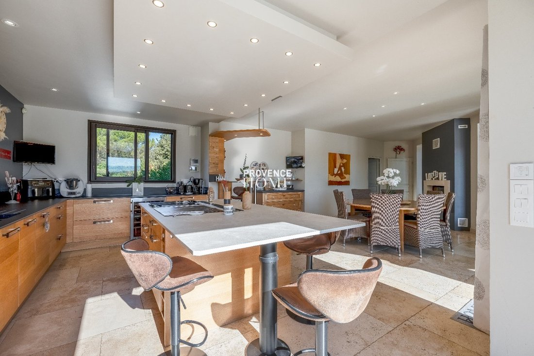 Villa in Roussillon, Provence-Alpes-Côte d'Azur, France 4 - 18130812