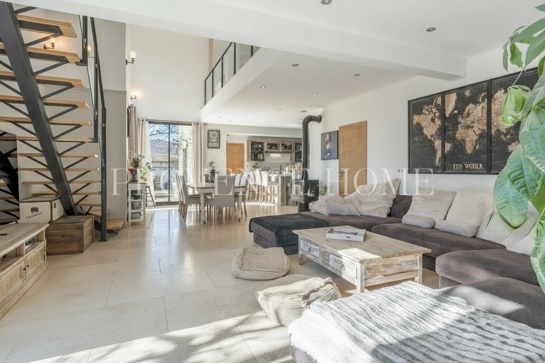 Estate in Gordes, Provence-Alpes-Côte d'Azur, France 3 - 18130820