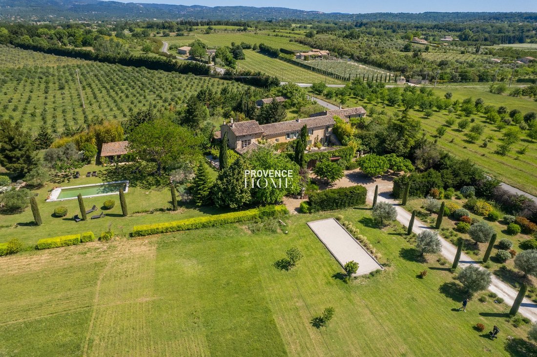 Estate in Gordes, Provence-Alpes-Côte d'Azur, France 1 - 18130804