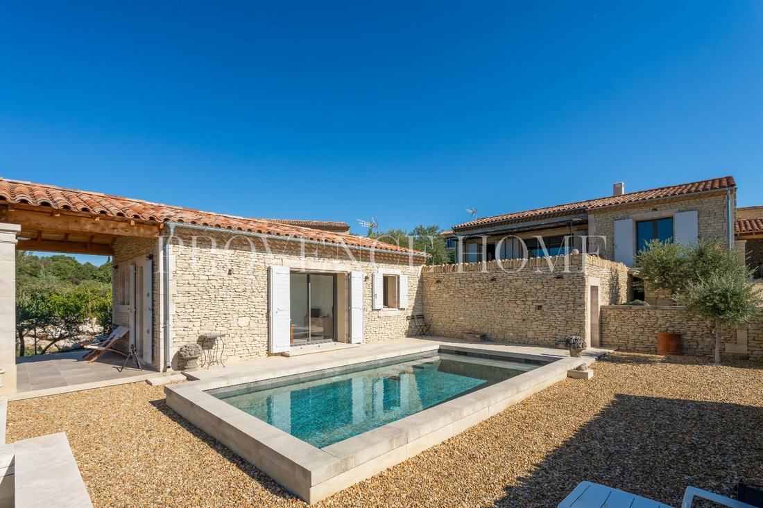 Estate in Gordes, Provence-Alpes-Côte d'Azur, France 3 - 18130612
