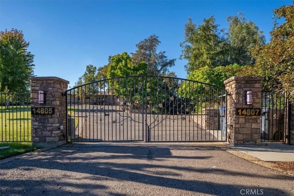 Red Bluff, California, United States 4 - 16576811