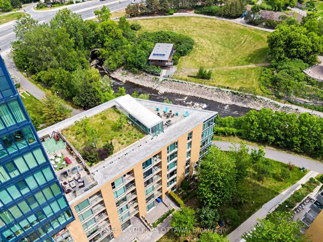Condo in Ottawa, Ontario, Canada 4 - 18133246