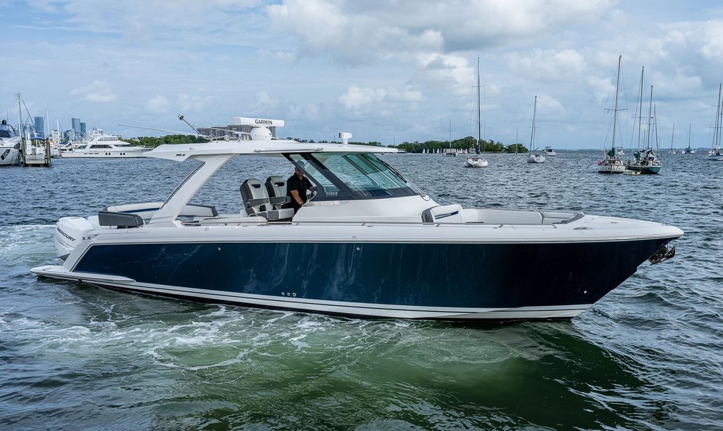 Tiara 38 LS