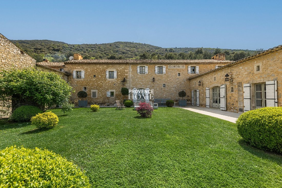 Estate in Bonnieux, Provence-Alpes-Côte d'Azur, France 1 - 18130801
