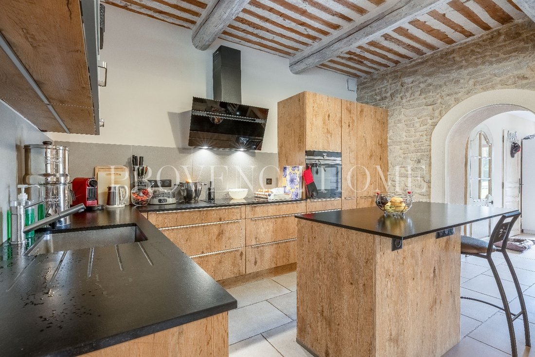 Estate in La Ville, L'Isle-sur-la-Sorgue, France 4 - 18130646