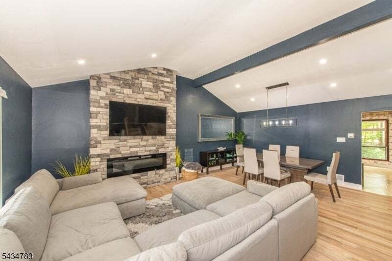 House in Totowa, New Jersey, United States 4 - 18134090
