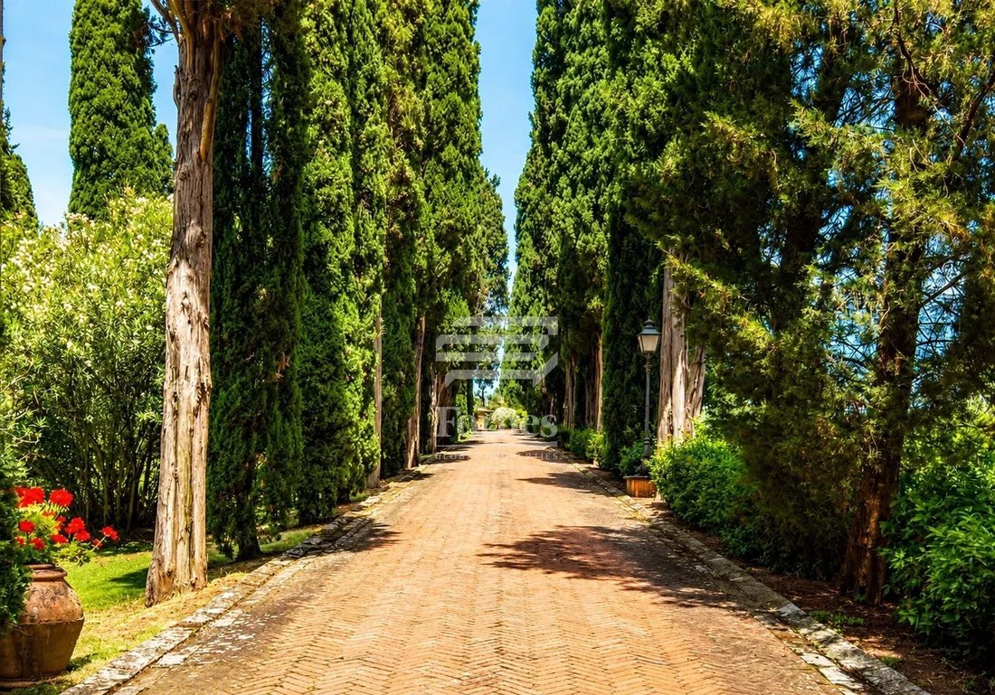 Villa in Center, Florence, Tuscany 4 - 16359219