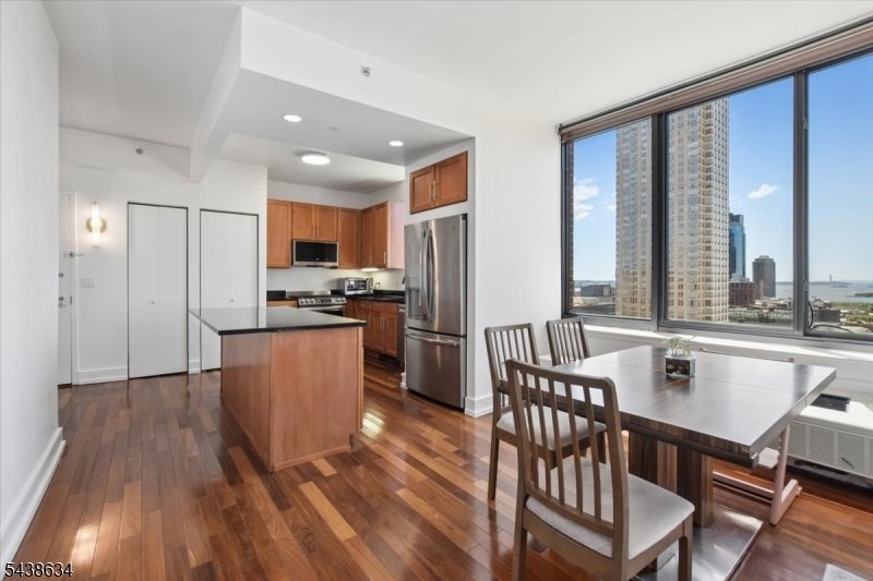 Condo in Jersey City, New Jersey, United States 5 - 18133086