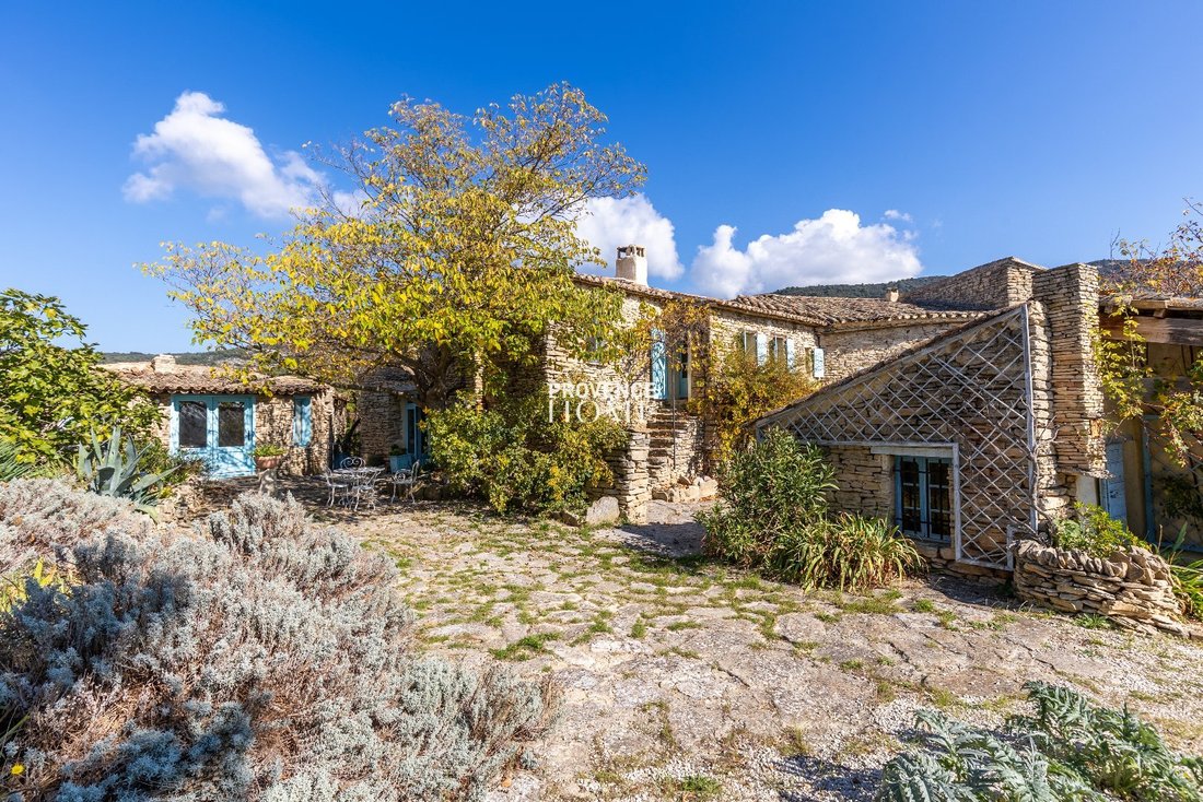 Estate in Saumane-de-Vaucluse, Provence-Alpes-Côte d'Azur, France 3 - 18130816