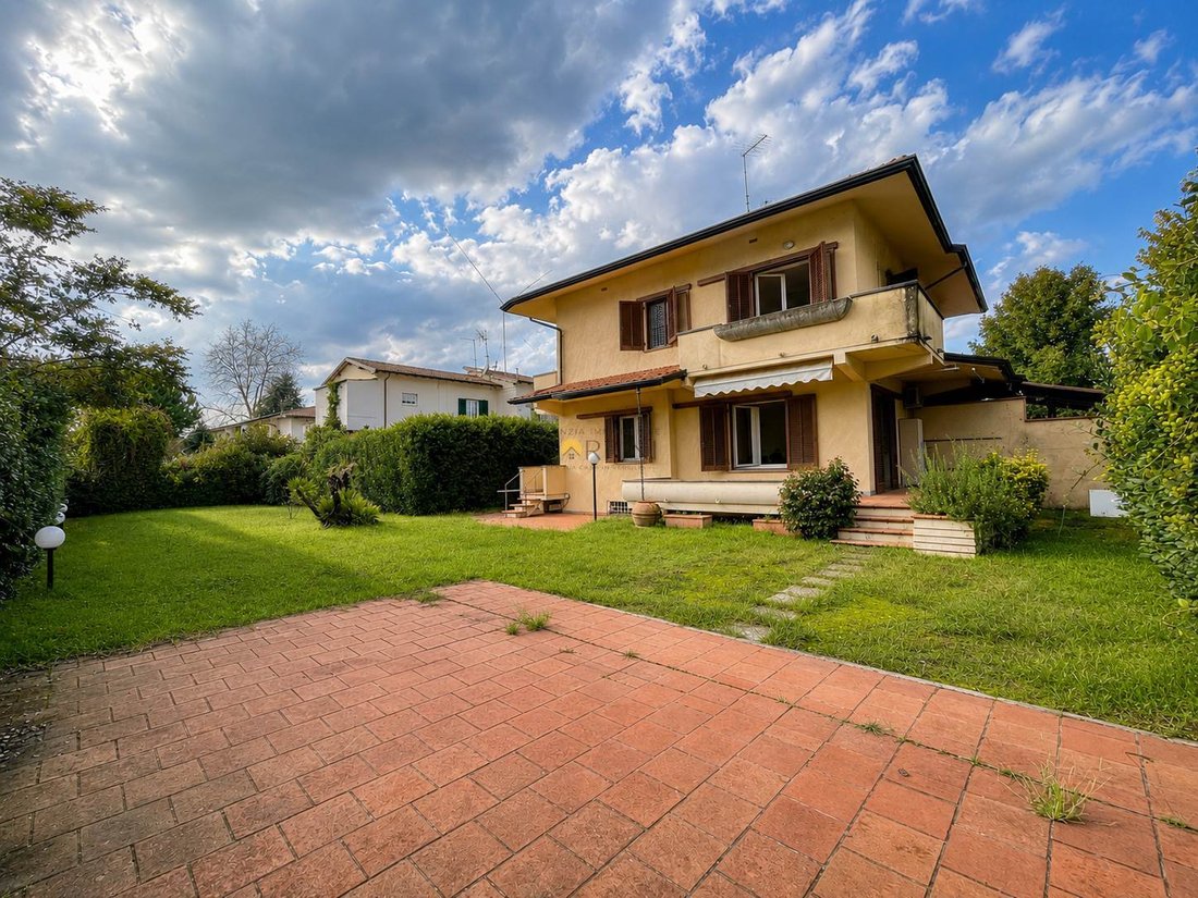 Villa in Pietrasanta, Tuscany, Italy 2 - 18127688